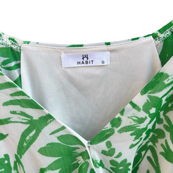 Habit Paint It Green Body Suit Size Small Flutter Sleeve Mock Wrap Top Loose - Picture 8 of 8